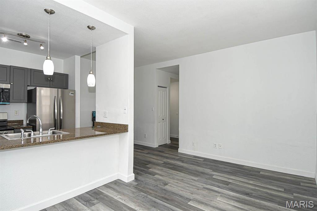 Pershing Condo - Residential