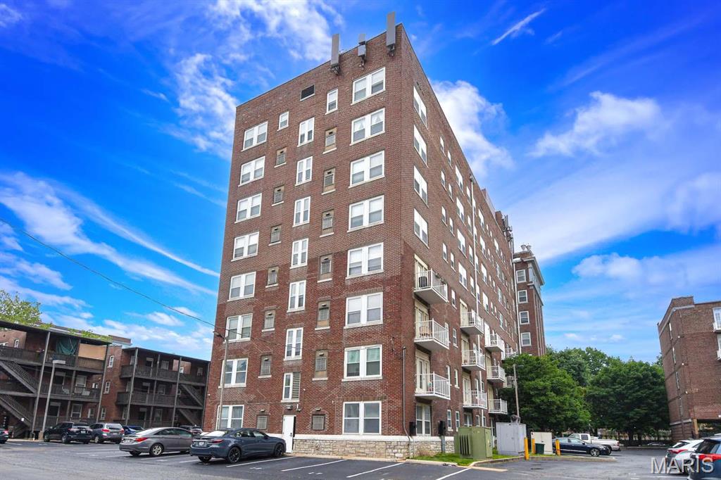 Pershing Condo - Residential