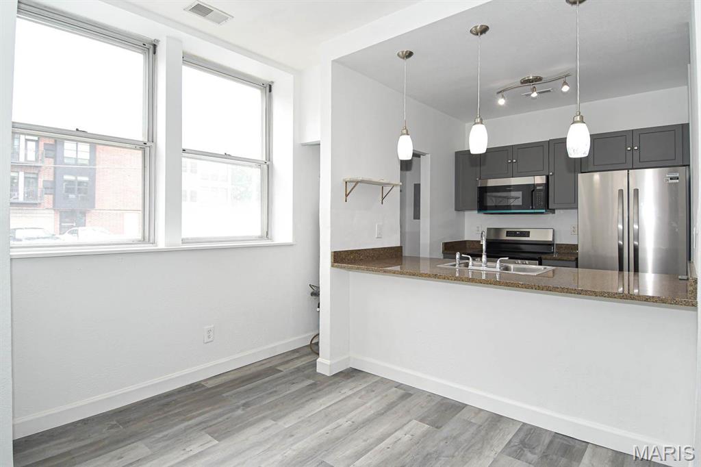 Pershing Condo - Residential