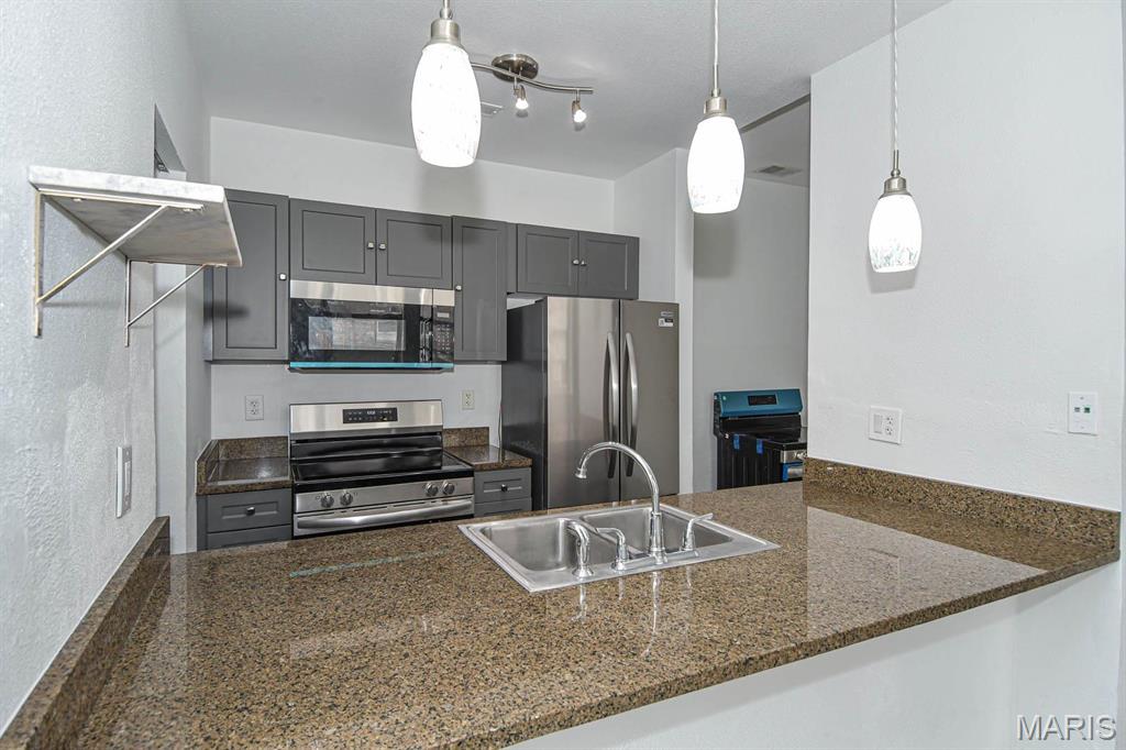Pershing Condo - Residential