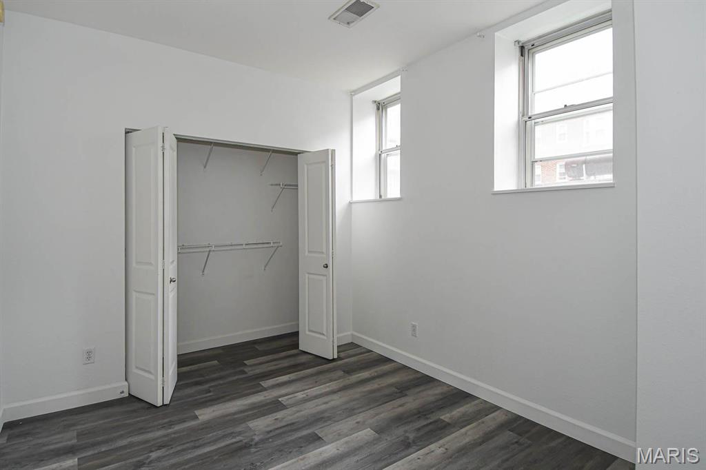 Pershing Condo - Residential