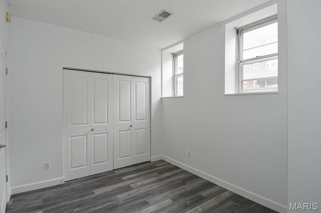 Pershing Condo - Residential