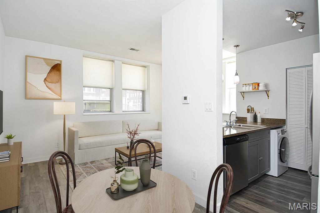 Pershing Condo - Residential