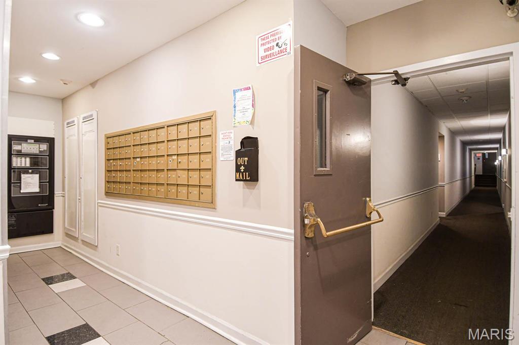 Pershing Condo - Residential