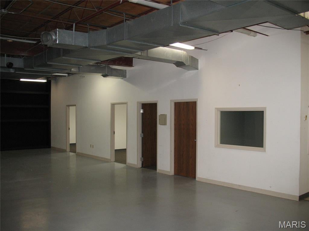 R & M 02 - Commercial Lease