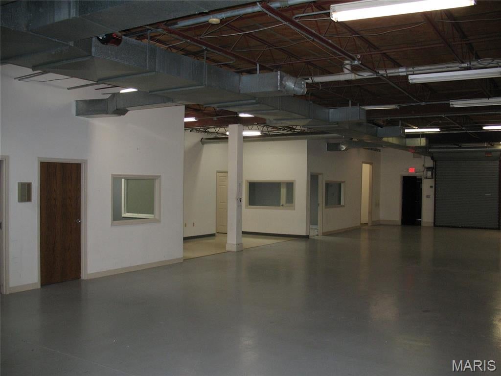 R & M 02 - Commercial Lease