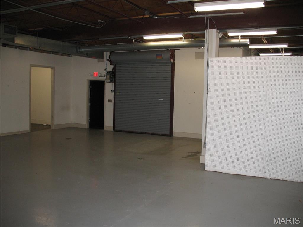 R & M 02 - Commercial Lease