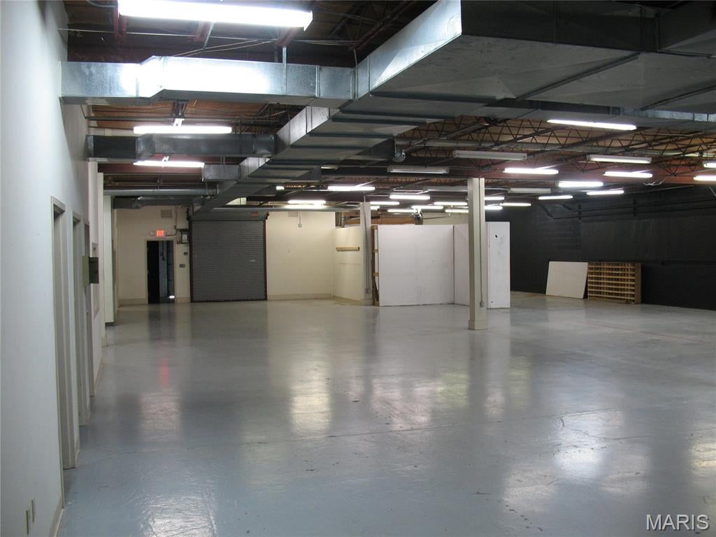 R & M 02 - Commercial Lease