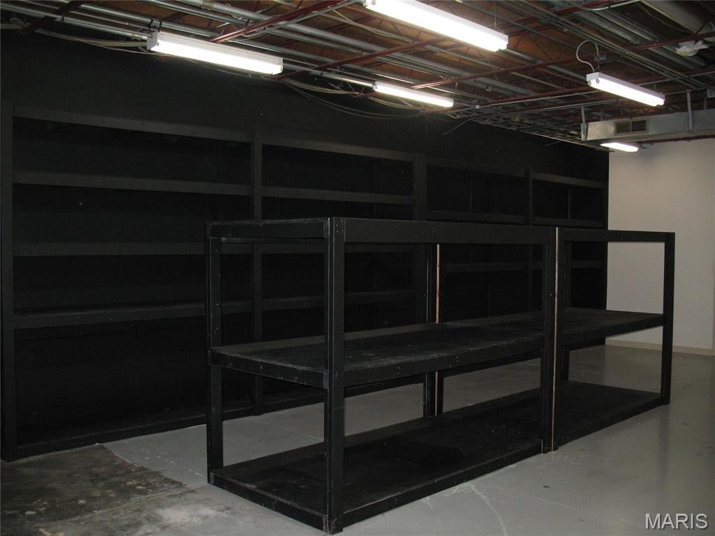 R & M 02 - Commercial Lease