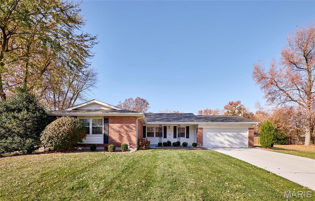 Discover your dream home! This 4-bed, 2.5-bath ranch is a sanctuary of style, located in a serene cul-de-sac. Step inside & be captivated by the open living space w/new flooring. Enjoy cozy nights by the fireplace & sunny mornings on the screened porch. The chef's kitchen features custom cabinets, granite countertops, & breakfast nook. Entertain in the formal dining room & host outdoor parties in the fantastic backyard. The master suite is a spacious retreat w/ensuite bath, & three additional bedrooms round out the main floor. The finished lower level offers enough space for a large family room & home office or play/sleeping room. Elementary, middle, & top-ranking high school, Parkway West, all within 1 mile. Refrigerator, Microwave, Washer/Dryer included. Pets under 35 lbs welcome w/additional $500 pet deposit & $50/mo pet rent. Min 12 mo lease. 650+ credit score, 1 year w/current W2 job, rent to be -40% of net income. No felony convictions or evictions. Showings begin around 04/15. Additional Rooms: Sun Room