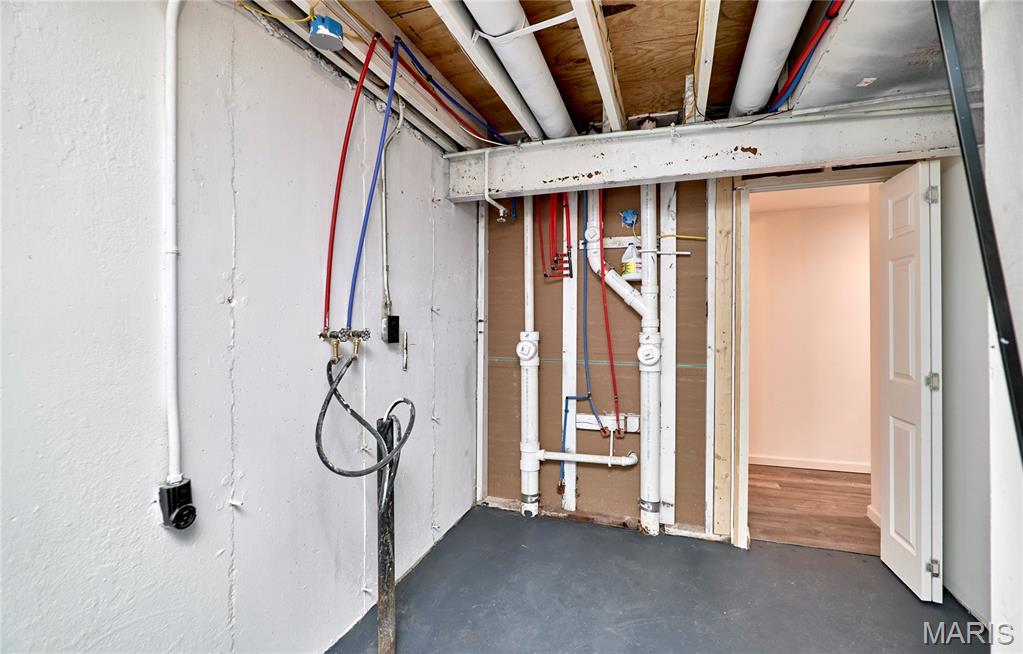 Rossridge Twnhs Condo - Residential