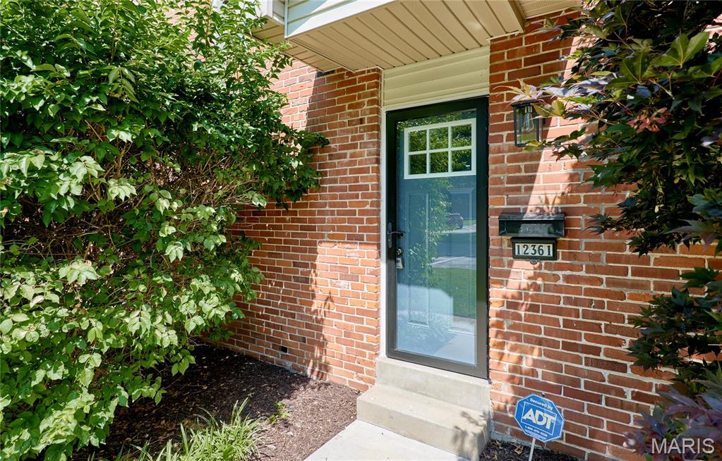Rossridge Twnhs Condo - Residential