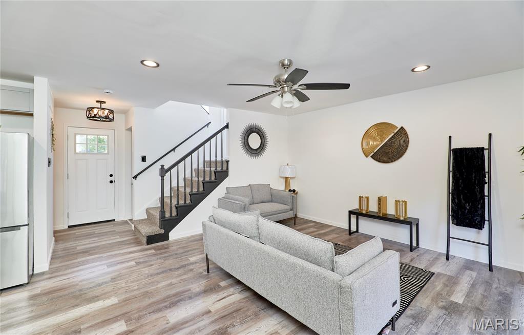 Rossridge Twnhs Condo - Residential