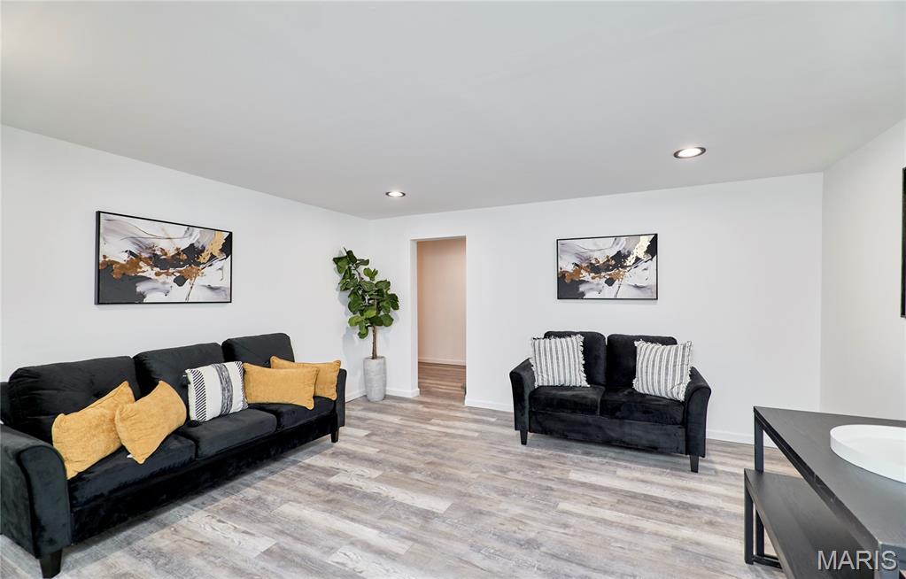 Rossridge Twnhs Condo - Residential