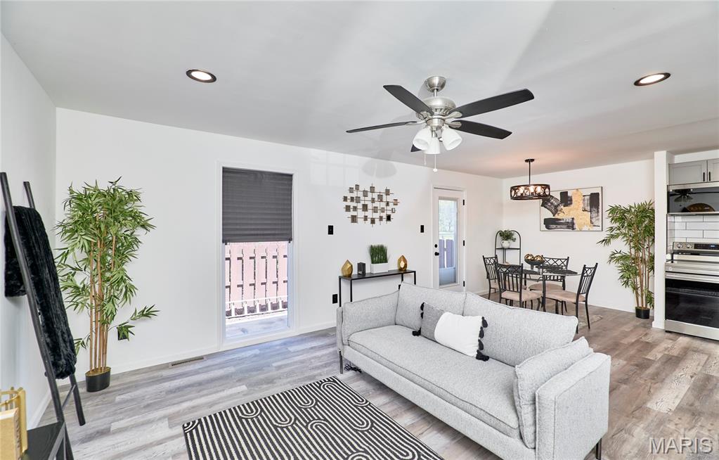 Rossridge Twnhs Condo - Residential