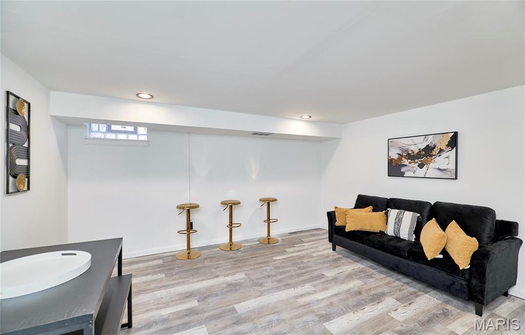 Rossridge Twnhs Condo - Residential