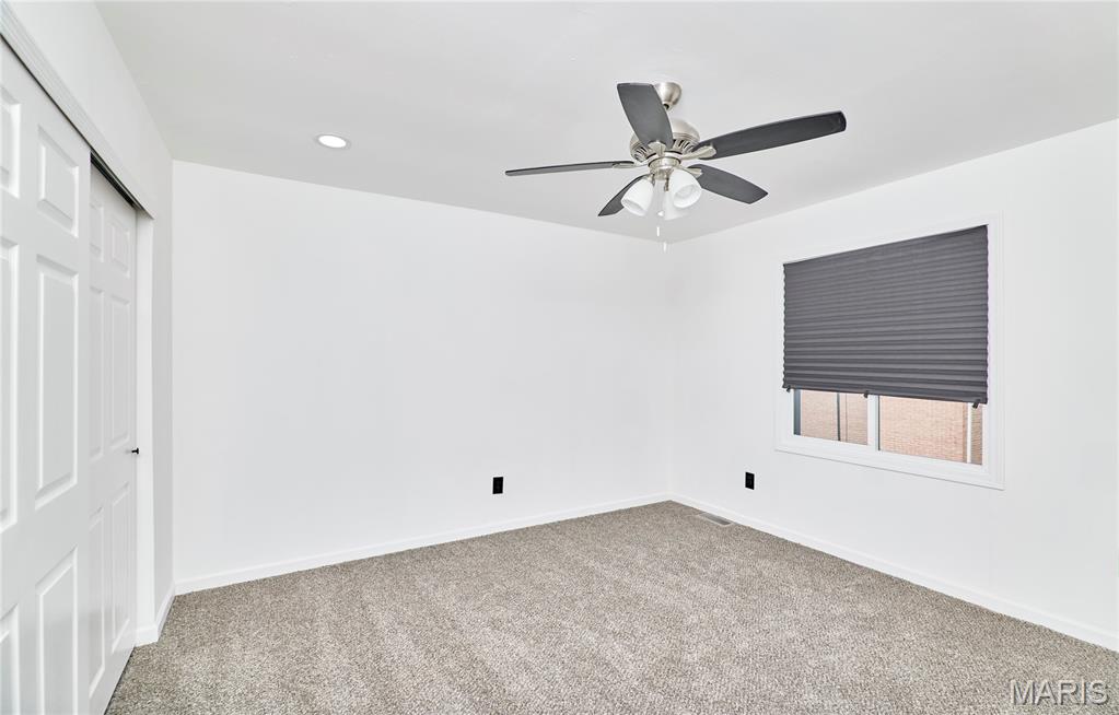 Rossridge Twnhs Condo - Residential