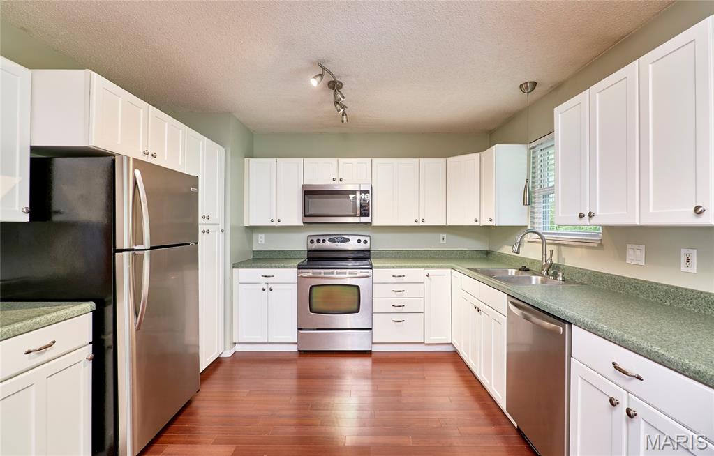 Hawks View Estates - Residential Lease