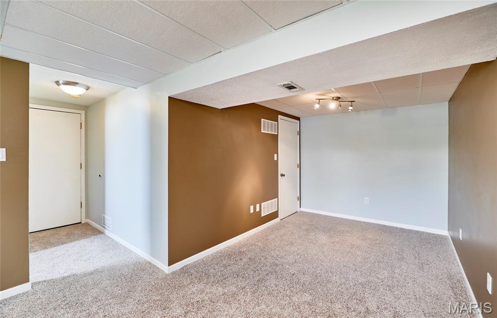 Hawks View Estates - Residential Lease