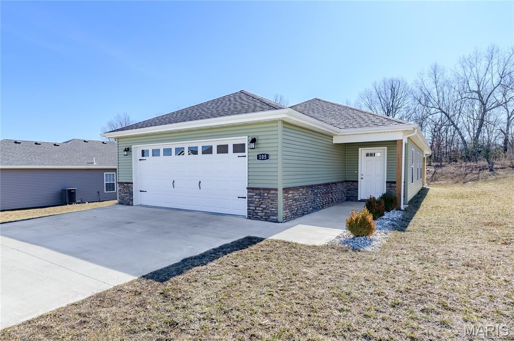 Move-In Ready Home in St. Robert!
Welcome to 105 Daniels Court in St. Robert, Missouri! This well-maintained 3-bedroom, 2-bath home offers a comfortable blend of modern style, functionality, and everyday convenience.
The open-concept floor plan provides a seamless flow between the living, dining, and kitchen areas, creating an inviting space for both daily living and entertaining. The kitchen features stainless steel appliances, attractive finishes, and a center island offering additional workspace and casual seating. Durable luxury vinyl plank flooring adds a stylish, low-maintenance touch throughout the home.
The spacious primary suite provides a private retreat and includes a large walk-in closet and an en-suite bathroom with dual vanities and a walk-in shower. Two additional bedrooms offer flexibility for guests, a home office, or additional household needs.
Outside, enjoy a generous corner lot with a nice yard, along with covered front and back porches that provide comfortable spaces to relax and enjoy the outdoors. A two-car attached garage adds convenience and extra storage.
Conveniently located just a short drive from Fort Leonard Wood, local schools, shopping, I-44, and everyday amenities, this home offers both comfort and accessibility in a welcoming St. Robert community.