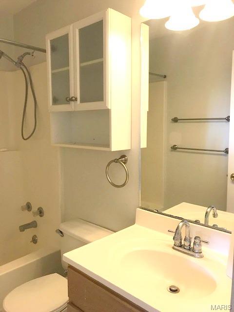 COUNTRY OAKS - Residential Lease