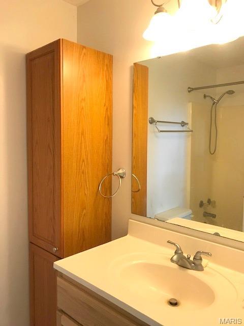 COUNTRY OAKS - Residential Lease