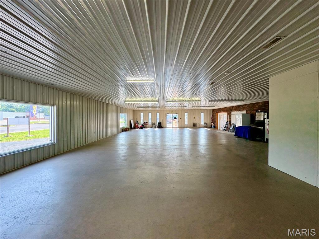none - Commercial Sale