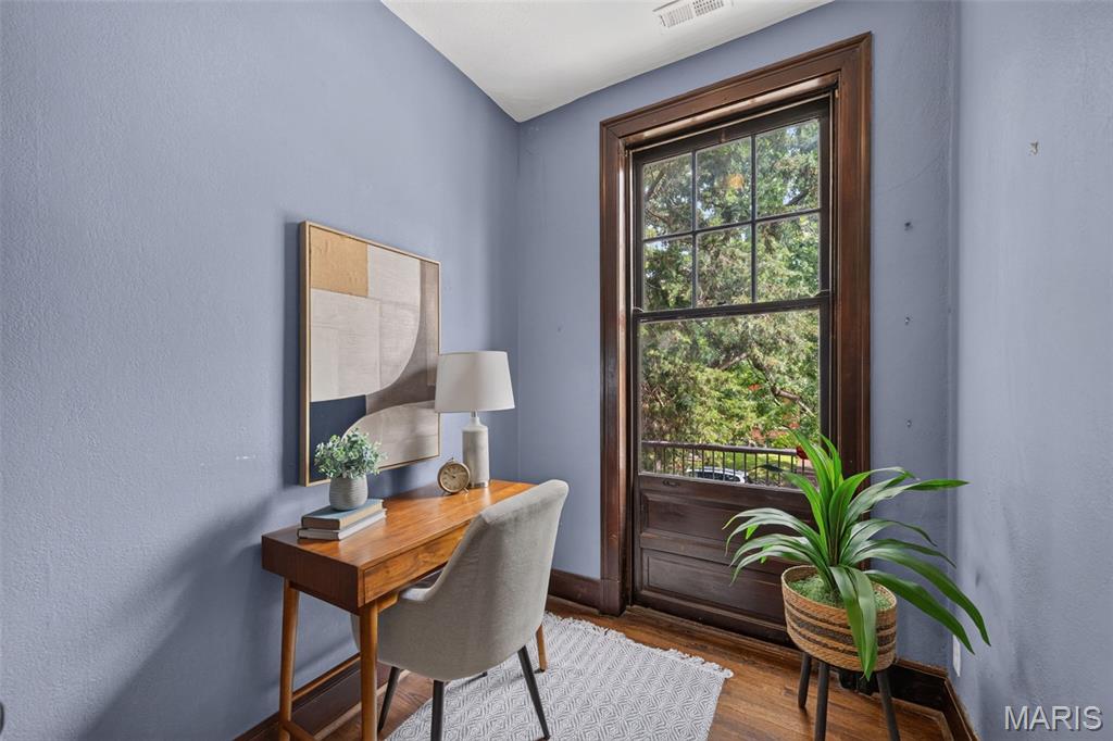Nicholsons Add 01 - Residential
