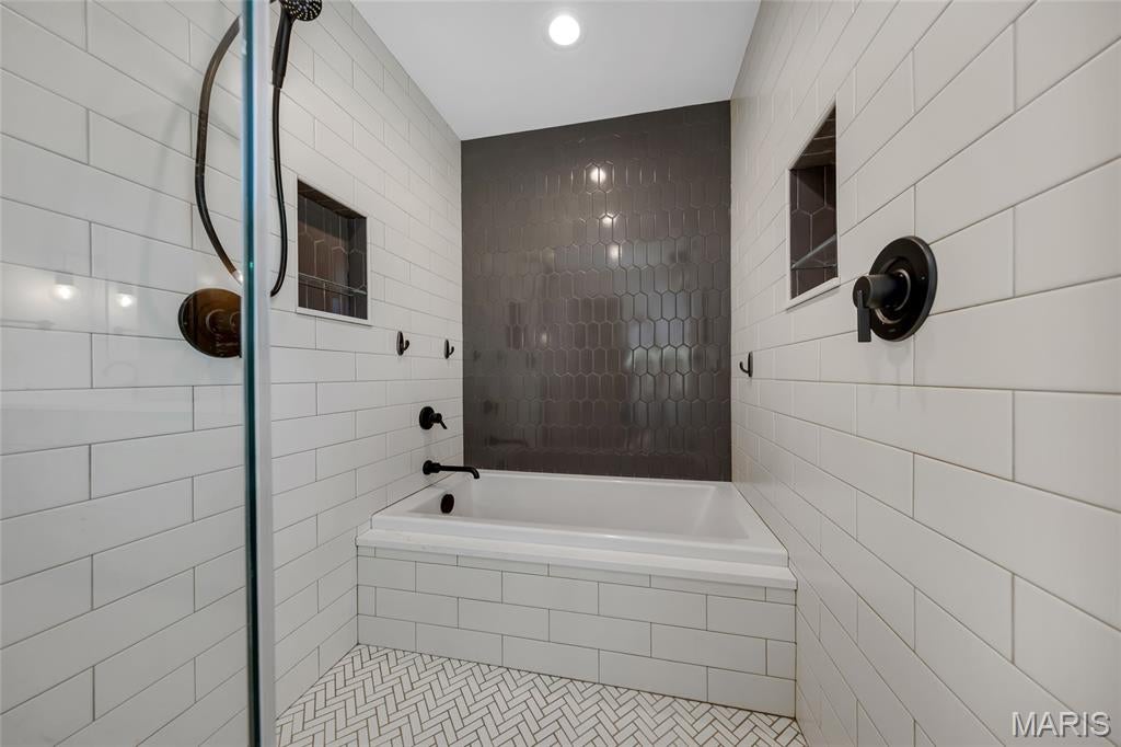 Ladue Lake Estates 2 - Residential