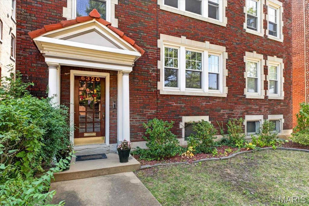 6320 Northwood Condo - Residential