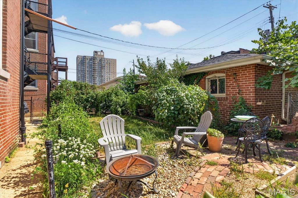 6320 Northwood Condo - Residential