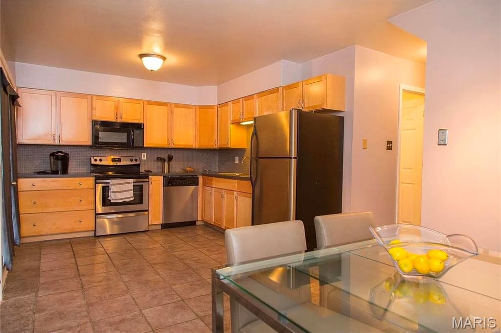 Hazelcrest Condo - Residential