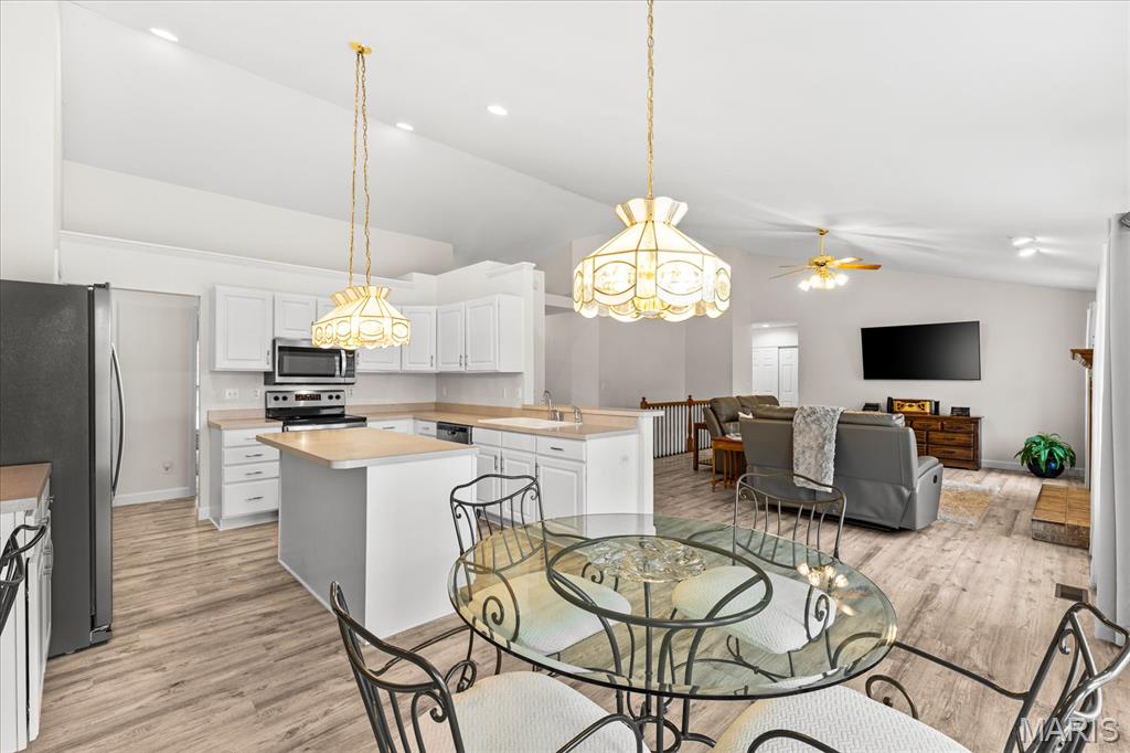 Manors At Woodfield 7th Add - Residential