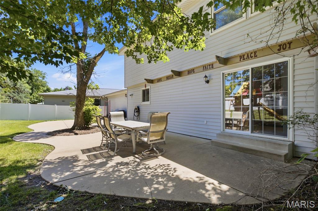 Lake On White Road One The - Residential
