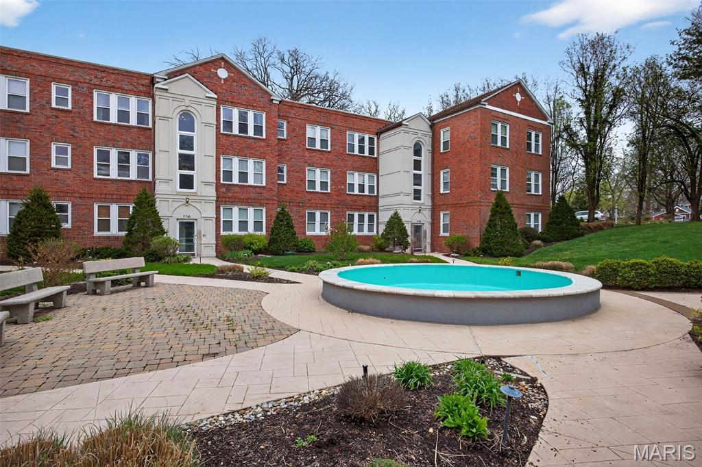 Welcome to Fountain View in the heart of Old Town Clayton! This beautifully updated condo offers a dedicated parking space and additional storage. Inside, you’ll find stylish updates and modern finishes throughout. The renovated kitchen features shaker-style cabinetry, a striking glass tile backsplash, solid surface countertops, gas stovetop, pantry and stainless steel appliances. Additional highlights include in-unit laundry, rich hardwood floors, and a spacious walk-in closet in the primary bedroom. The updated primary bath boasts a large walk-in shower with elegant tile, a modern vanity, and updated flooring. Fountain View is a peaceful community known for its charming fountain and mature landscaping. Residents enjoy amenities such as an exercise room, a clubhouse for gatherings, inviting outdoor spaces, and underground parking for select units. Located just steps from downtown Clayton’s restaurants, shops, and parks, with convenient access to major highways and public transportation, this condo offers both comfort and convenience in an unbeatable location. Don’t miss the opportunity to make it yours!