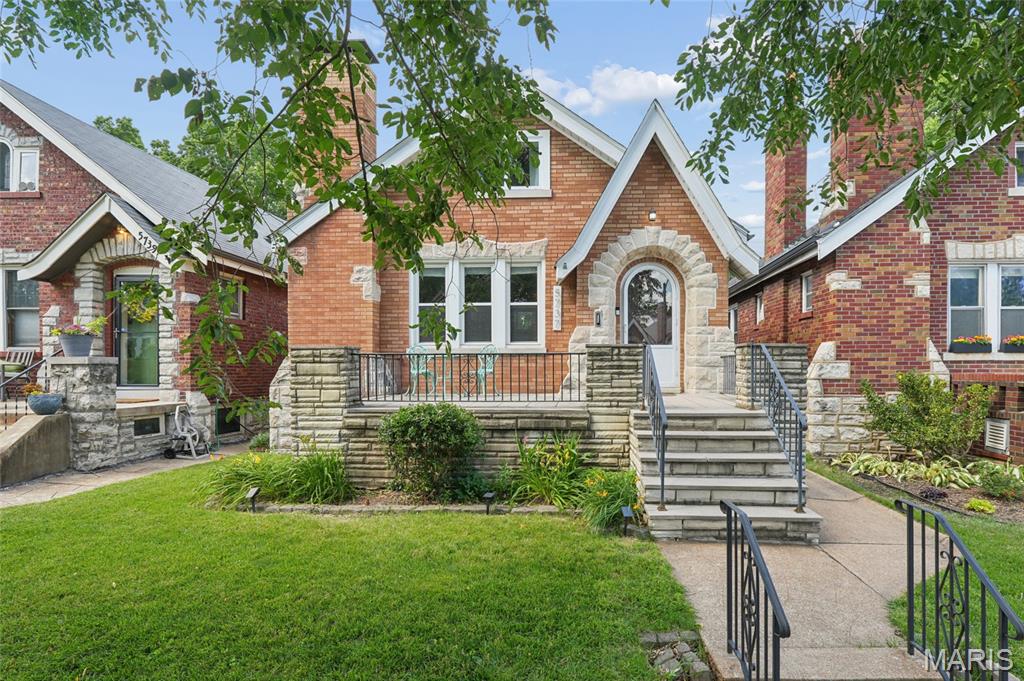 Charming 3-bedroom, 2-bath brick home located in the sought-after South Hampton neighborhood! This lovely home features beautiful hardwood floors throughout the living room, dining room, and main-floor bedrooms. The finished attic offers a spacious third bedroom along with additional flex space; perfect for a home office, playroom, or guest room.
The updated kitchen boasts granite countertops, stainless steel appliances, and a center island, making it both stylish and functional. This home has had many updates over the years including insulated windows, plumbing, electrical and HVAC. Also includes a fenced back yard and a 1 car garage. Conveniently located near shopping, dining, and public transportation, this home combines comfort, character, and accessibility. This home is in one of the best locations in South City, Close to St. Louis Hills and Francis Park. A wonderful opportunity you won't want to miss!