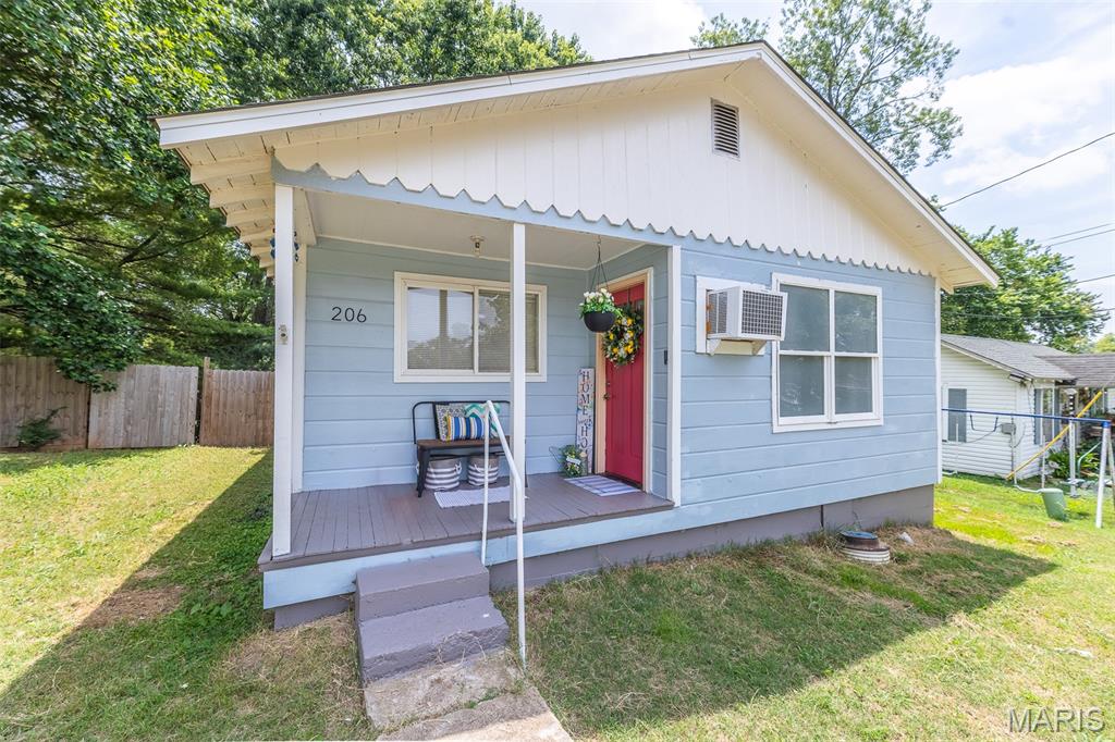 Very cute 2 (possibly 3) bedroom, 1 bath home on Kegler Street. Very centrally located in Doniphan, just a minute from downtown and 2 minutes from Current River. Quiet neighborhood near public schools and several churches. This home has many recent updates including a stylish kitchen redo, refinished hardwood floors, wooden privacy fenced back yard, exterior paint, and a new roof! There aren't many move-in ready homes in this price range that are this nice. Be sure not to overlook this one.