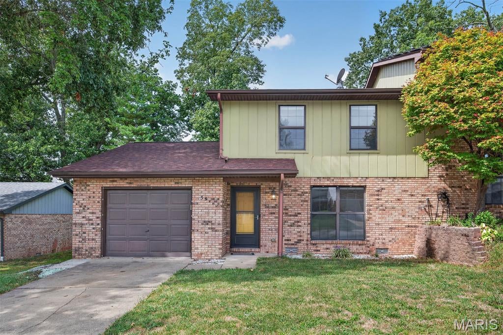 Move-in ready and extremely well cared for! This charming 3-bedroom, 2-bath townhome is located in the desirable Shiloh School District and O’Fallon High School District. Pride of ownership shows throughout, with thoughtful updates and major improvements already completed for you.
The home features a 1-car garage, a nice backyard, and a functional kitchen with appliances that stay. Upstairs, you’ll find a beautifully updated full bathroom along with all 3 bedrooms. Recent improvements include a new roof in 2026, A/C unit in 2021, water heater in 2022, plus a recently replaced sliding patio door and storm door.
With its excellent condition, valuable updates, and convenient location, this townhome is truly ready for its next owner. Just move in and make it yours!