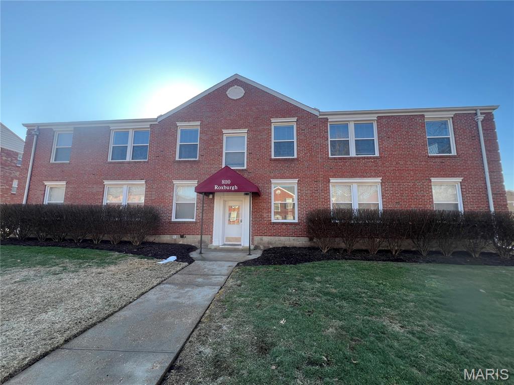 Excellent Rental Property in Ideal Clayton Location 

This solid brick two-story building features eight one-bedroom condominiums.  Each condominium is Fully Furnished featuring separate kitchen, living room, dining area, washer/dryer and bathroom shower/tub.  Kitchens updated with newer wooden cabinets, stainless steel appliances and granite countertops.  Private enclosed garage space for cars.