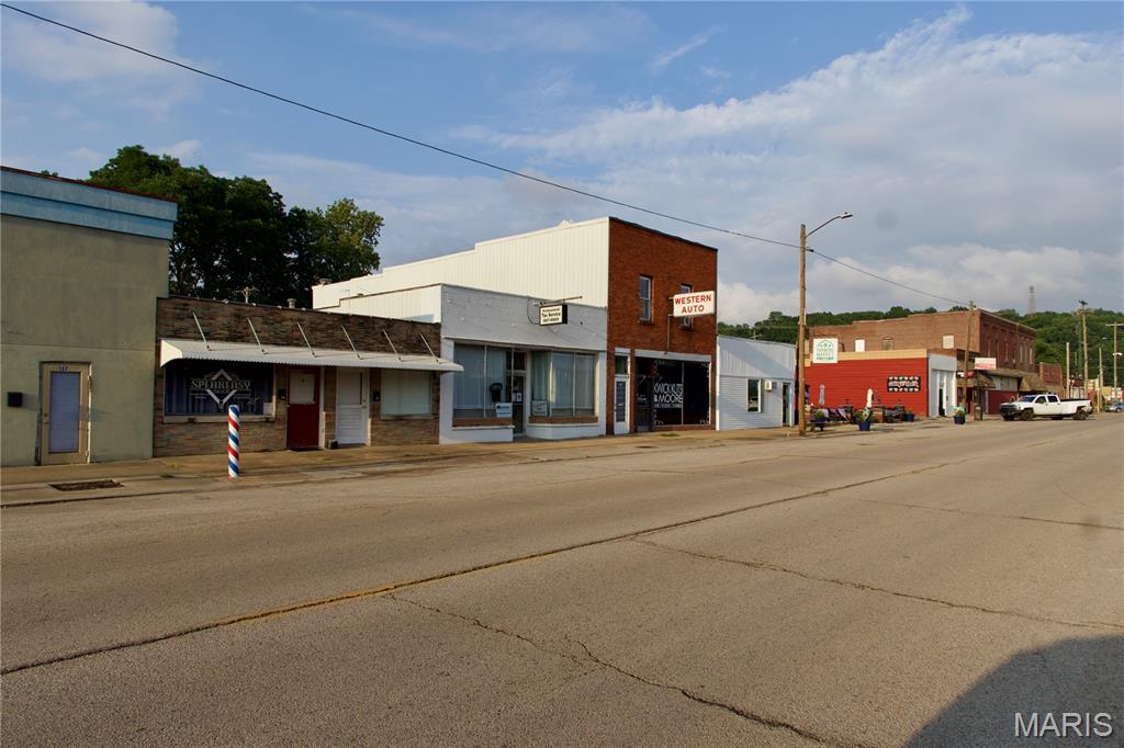 Bring Your Business Vision to Life in the Heart of Chaffee!
If you've been looking for a commercial property with room to grow, this could be the opportunity you've been waiting for! Welcome to 131 W. Yoakum Ave., Chaffee, MO 63740—offering an impressive 4,437 square feet of space in the heart of one of Southeast Missouri's growing communities.
Whether you're an entrepreneur ready to open your next venture, an investor looking to expand your portfolio, or a business owner needing additional space, this property offers the flexibility to fit a variety of uses. From professional office space and retail storefronts to service-based businesses, boutique shops, creative workspaces, or something entirely your own—the possibilities are only limited by your imagination.
One of the things that makes Chaffee special is its strong sense of community. Local businesses are the backbone of the town, and residents take pride in supporting them. As Chaffee continues to grow and attract new opportunities, now is a great time to invest in commercial real estate in a community that values small businesses and local success.
Located on W. Yoakum Avenue, you'll benefit from a convenient downtown location with visibility, accessibility, and the opportunity to become part of Chaffee's thriving business community.
Property Highlights:
4,437 Square Feet
Professional Office Potential
Retail Opportunities
Service-Based Business Ready
Investment Opportunity
Bring Your Own Vision to Life!
131 W. Yoakum Ave., Chaffee, MO 63740
Every successful business starts with the right location. If you've been waiting for a property with the space and flexibility to make your vision a reality, I'd love the opportunity to show you everything this building has to offer.