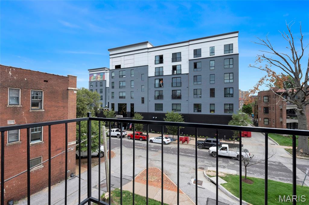 Pershing Ave Condo - Residential