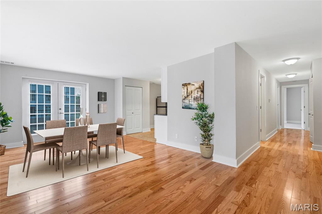 Pershing Ave Condo - Residential