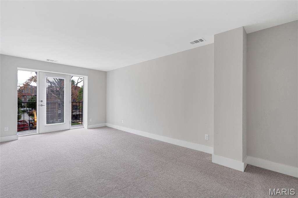 Pershing Ave Condo - Residential