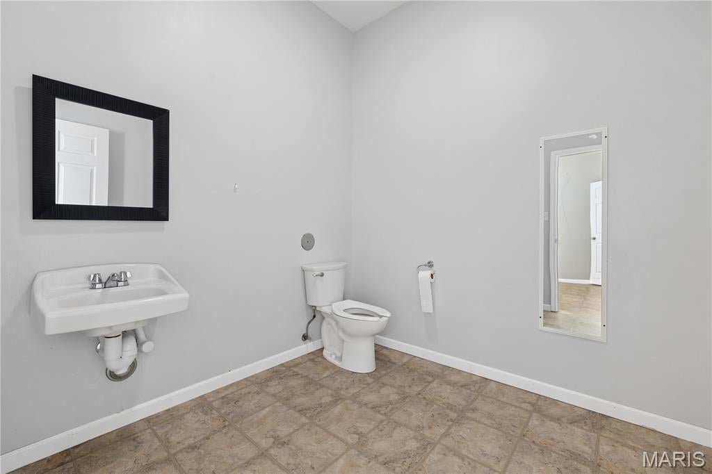 Prairie Heights - Commercial Sale