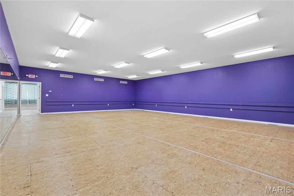 Prairie Heights - Commercial Sale