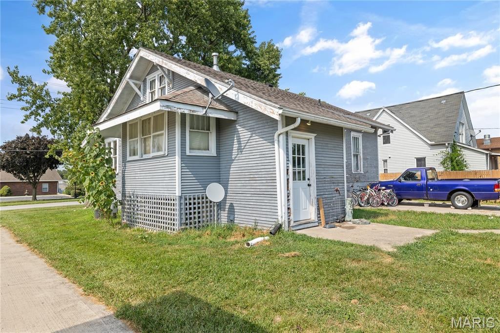 Prairie Heights - Commercial Sale