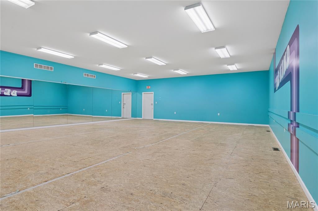 Prairie Heights - Commercial Sale