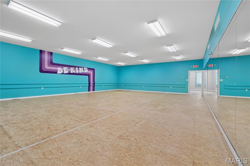Prairie Heights - Commercial Sale