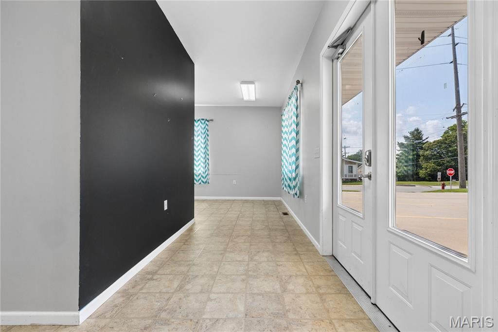 Prairie Heights - Commercial Sale