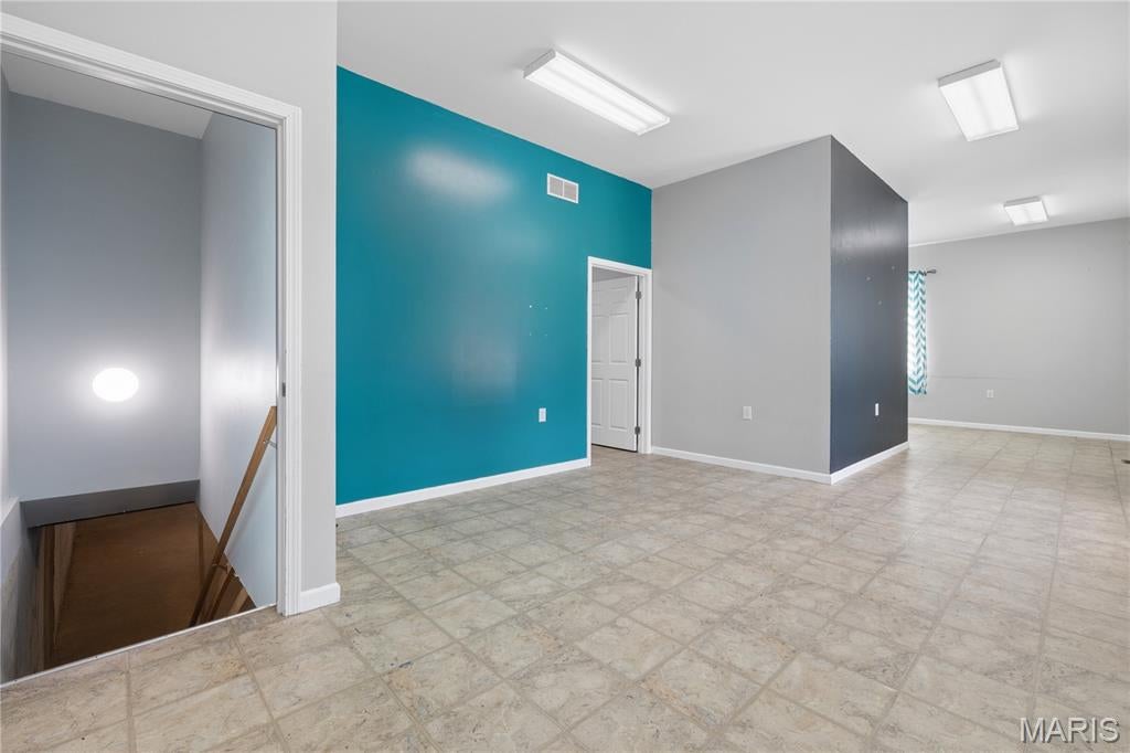 Prairie Heights - Commercial Sale